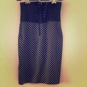 Black and white Silk fitted pencil skirt